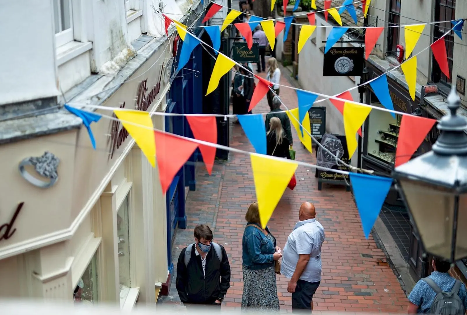 Bustling Brighton Apartment Pass The Keys